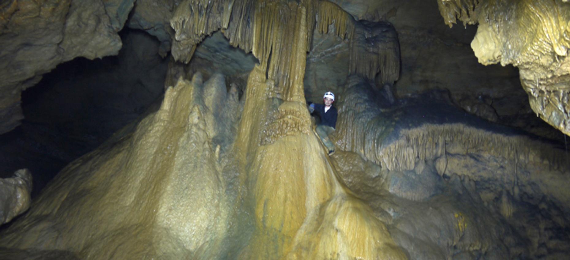 underground cave tour tennessee