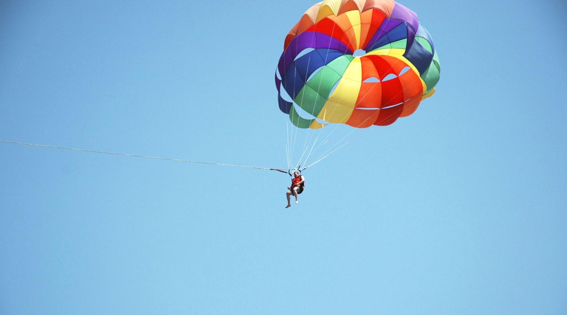 1-Hour Private Parasailing Trip in Providenciales