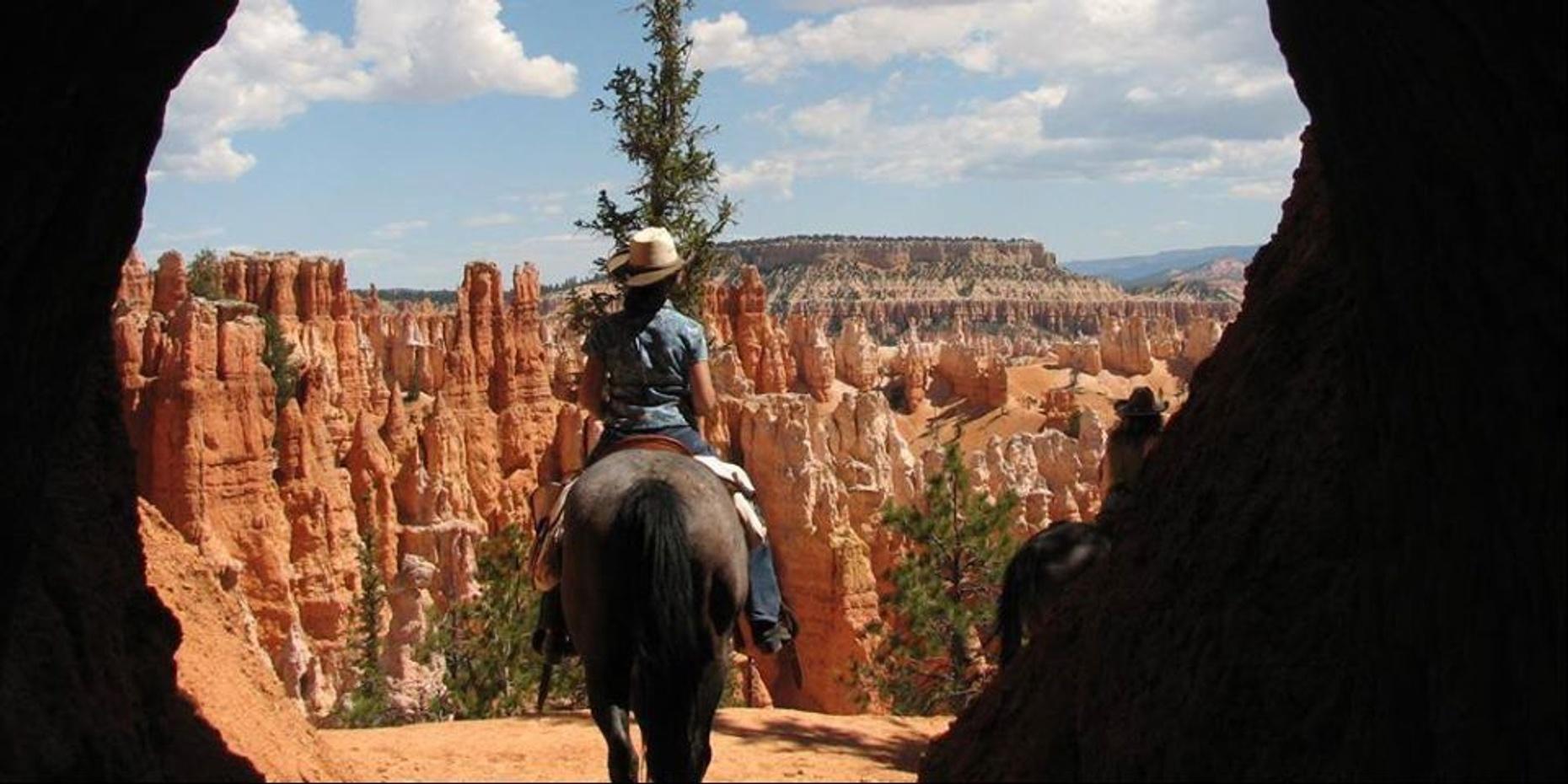 Bryce Canyon Half-Day Peek-A-Boo Loop Horseback Ride