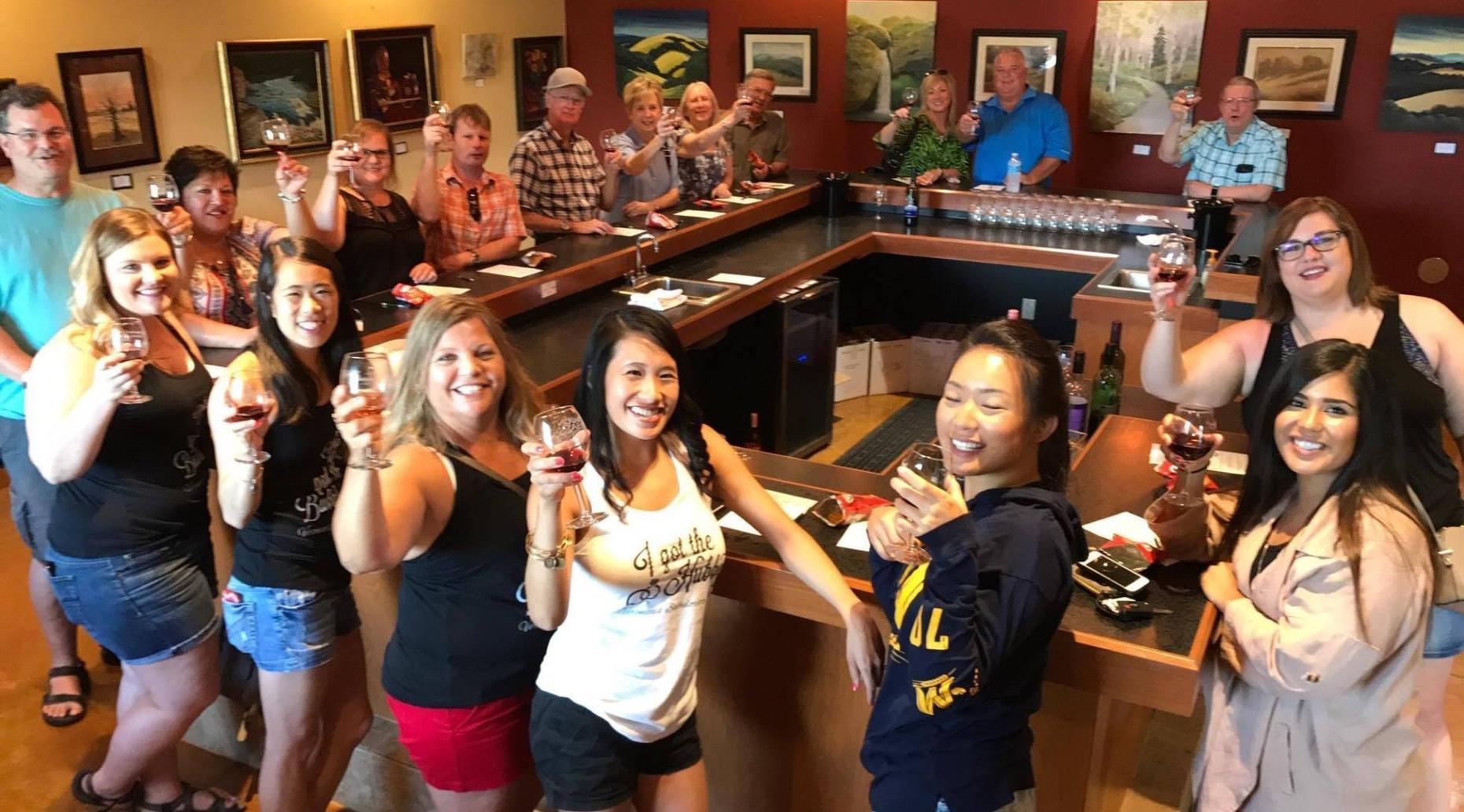 VIP Wine Tasting and Dinner Tour in Branson