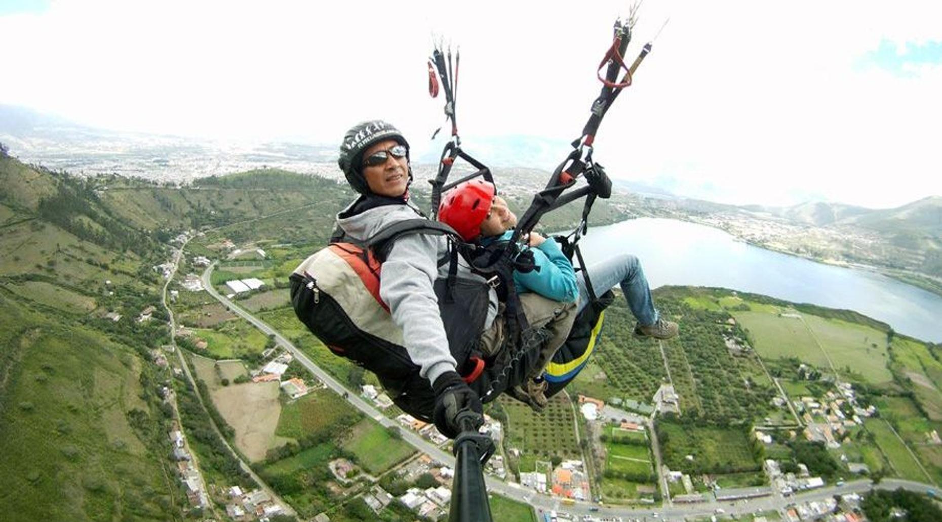 Ibarra Paragliding Flight