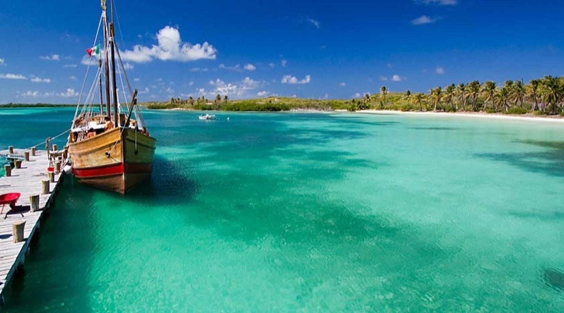 Private Sailing and Snorkeling Tour of Contoy Island in Cancun