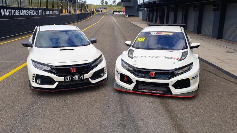 Head To Head Honda Civic Type R V Honda Civic Tcr