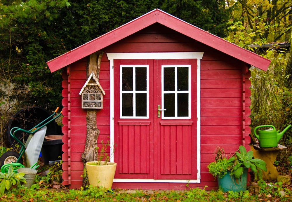 garden shed in red