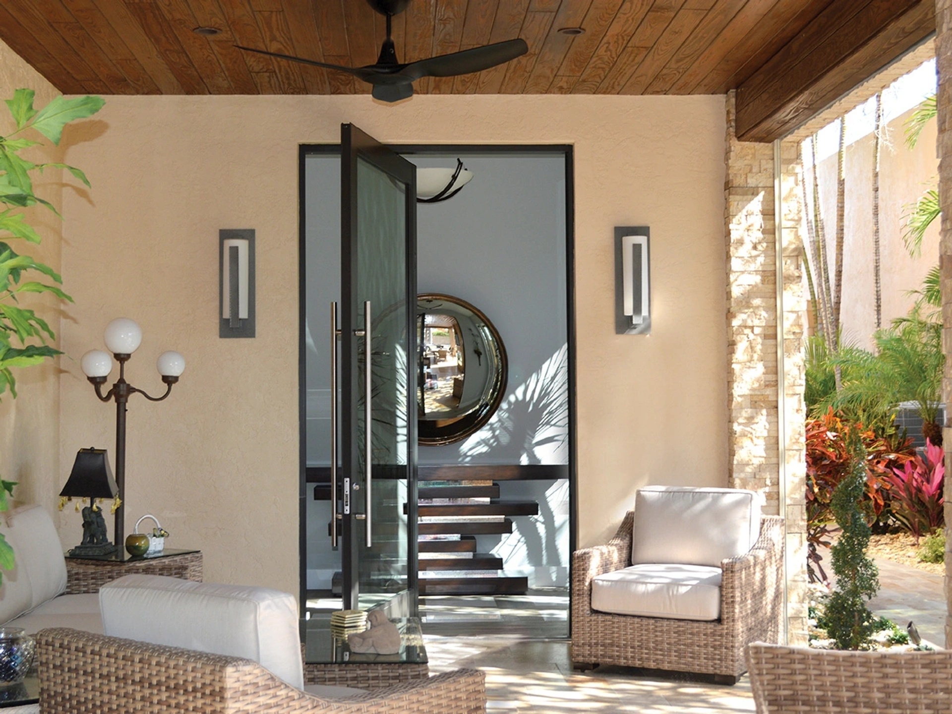 Marvin Signature Coastline Pivot Door