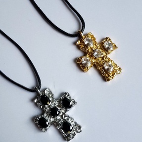 MELTING CROSS CHAIN