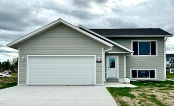 520 Garfield St SE, Warroad MN 56763