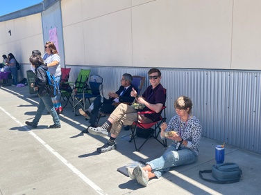 Lawn chair Lunch!