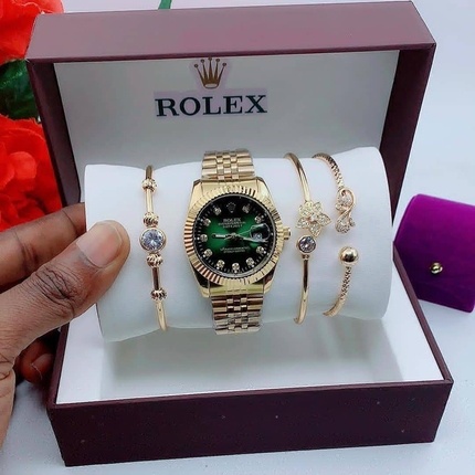 Rolex Wristwatch Set Gold chain and Green Face watch