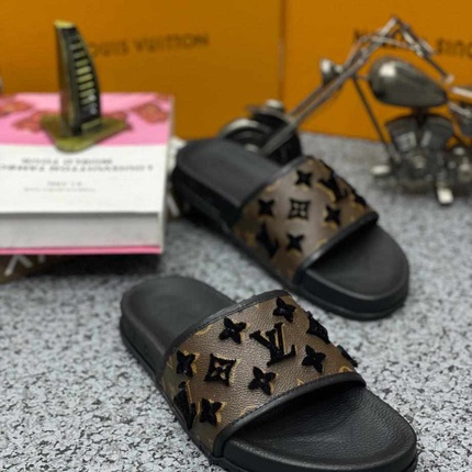 Louis Vuitton White Palm Sandal - JummieStore