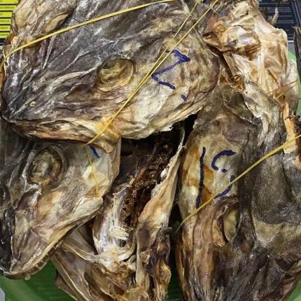 Icelandic Stockfish Heads: 5-lbs x 6 Value Pack