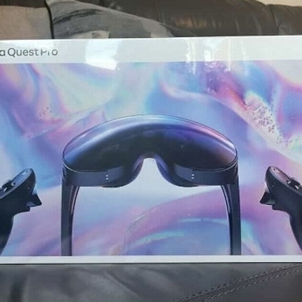 META QUEST PRO VR HEADSET 256GB - BRAND NEW + SEALED IN BOX - RRP