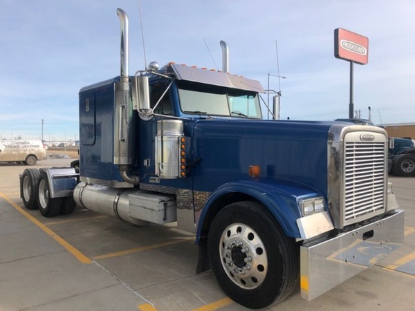 2001 Freightliner FLD Classic XL : PG0018 | Truck Center Companies