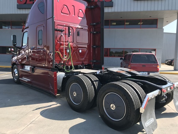 2018 FREIGHTLINER CA126 : JT4437 | Truck Center Companies