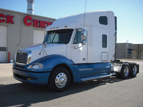 2006 FREIGHTLINER CL 120 : TW1639 | Truck Center Companies