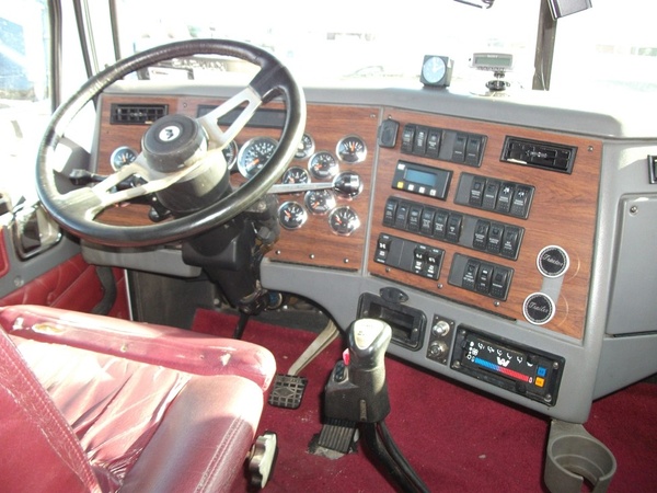 1999 WESTERN STAR 4964 : XC959362 | Truck Center Companies