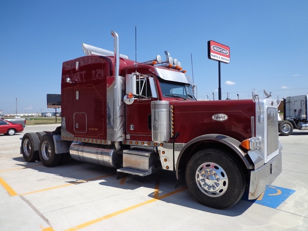 2002 PETERBILT 379 : CN1560 | SelecTrucks of Omaha