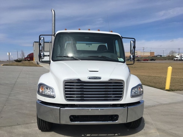 2019 FREIGHTLINER M2 106 : KF2045 | SelecTrucks of Omaha