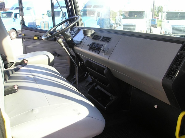 2003 FREIGHTLINER FL70 : ST6374 | Truck Center Companies