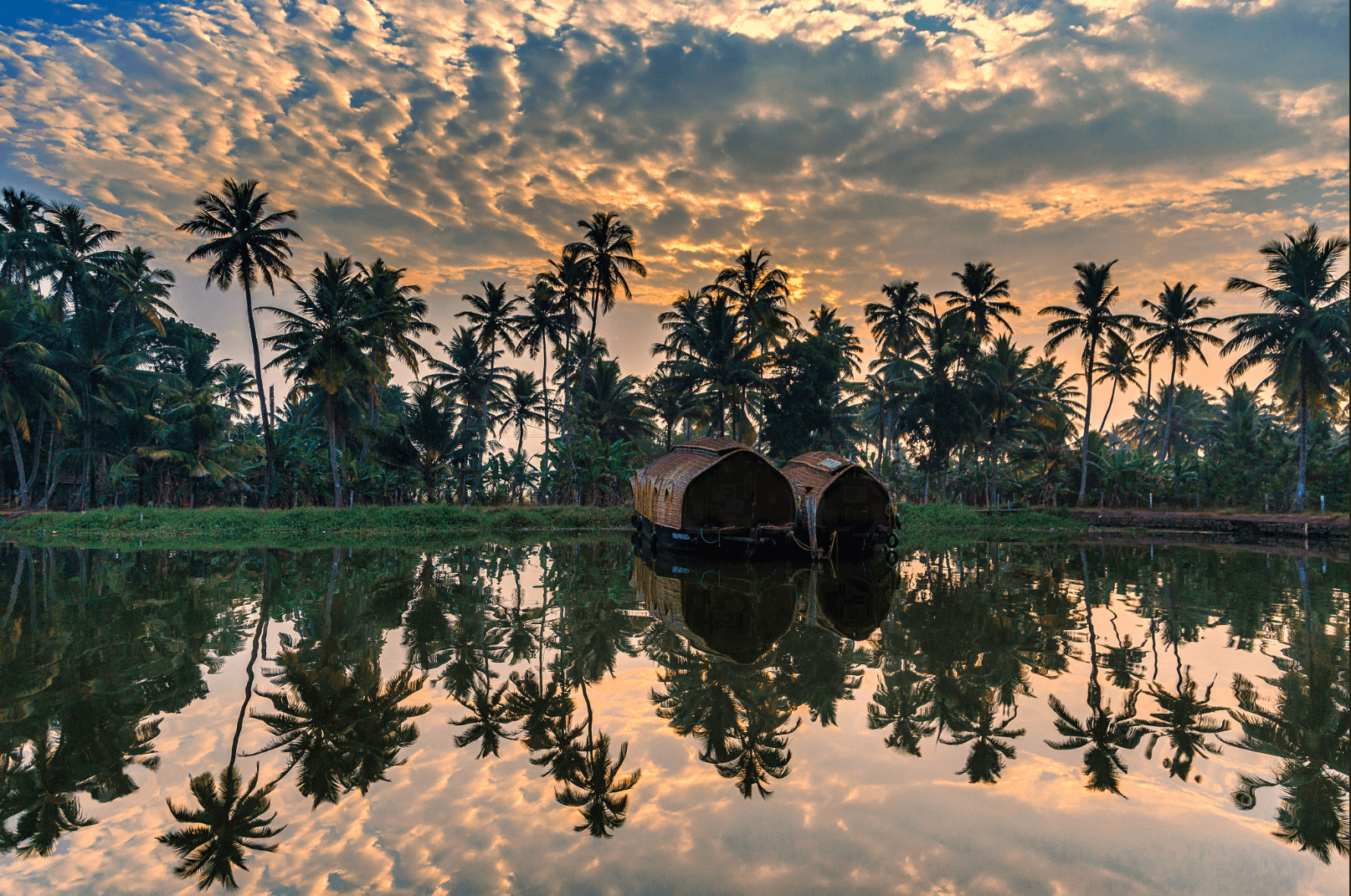 tourhub | TTI Tours | Deep Kerala Backwaters Cruise with Taj Mahal Trip 13 Days 