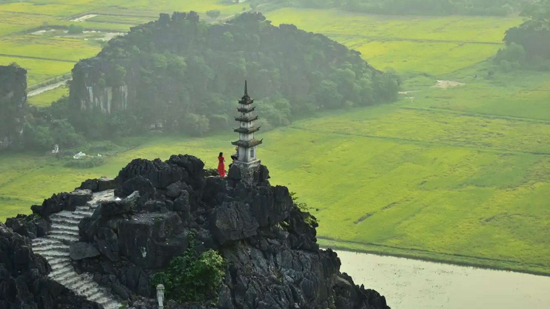 tourhub | CONNEK TRIP | 15-DAY EXPLORE VIETNAM - CAMBODIA: Hanoi - Ninh Binh - Ha Long Bay - Da Nang - Hoi An - HCMC - Mekong Delta - Siem Reap 