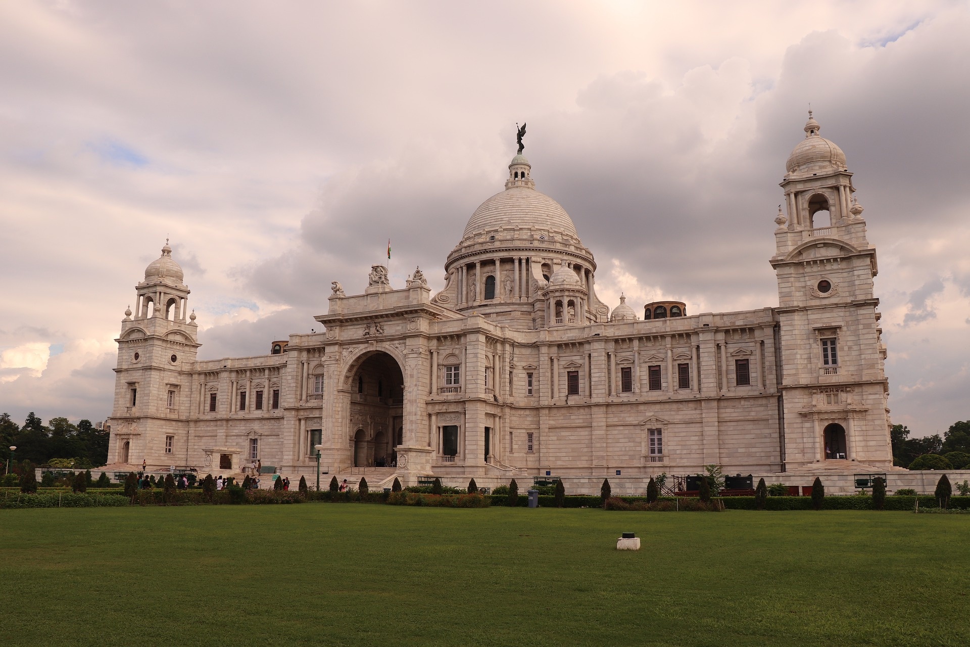 tourhub | Agora Voyages | Colonial Kolkata, Tea Estate & Buddhist Monasteries 