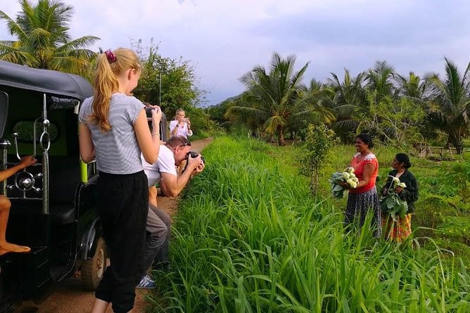 tourhub | Ran Lanka Tour Holidays | Trekking Heeloya village 