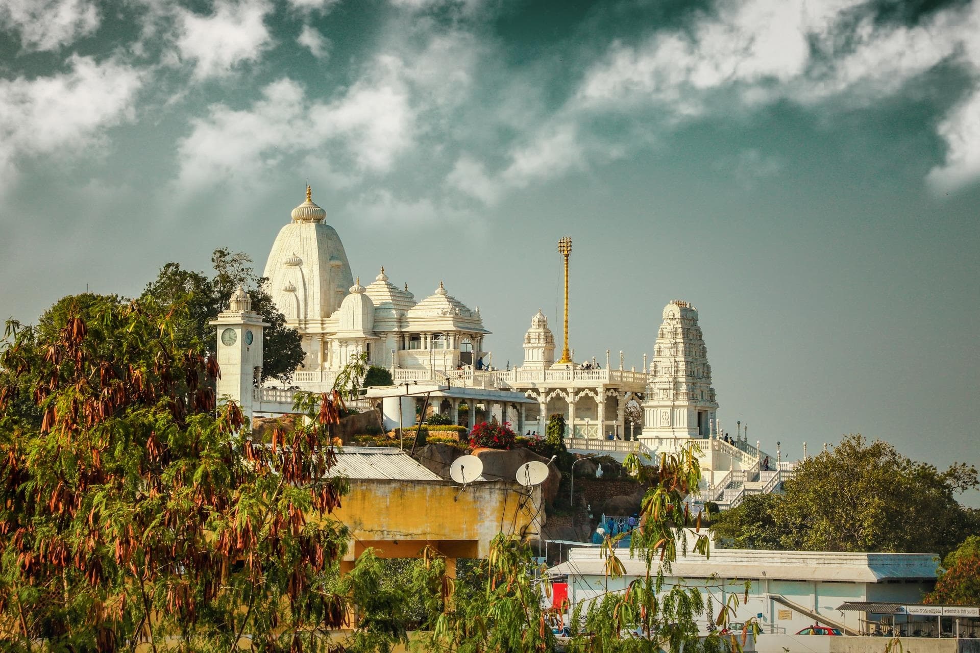 tourhub | Agora Voyages | Incredible Monuments, Caves & Temples Tour from Mumbai 