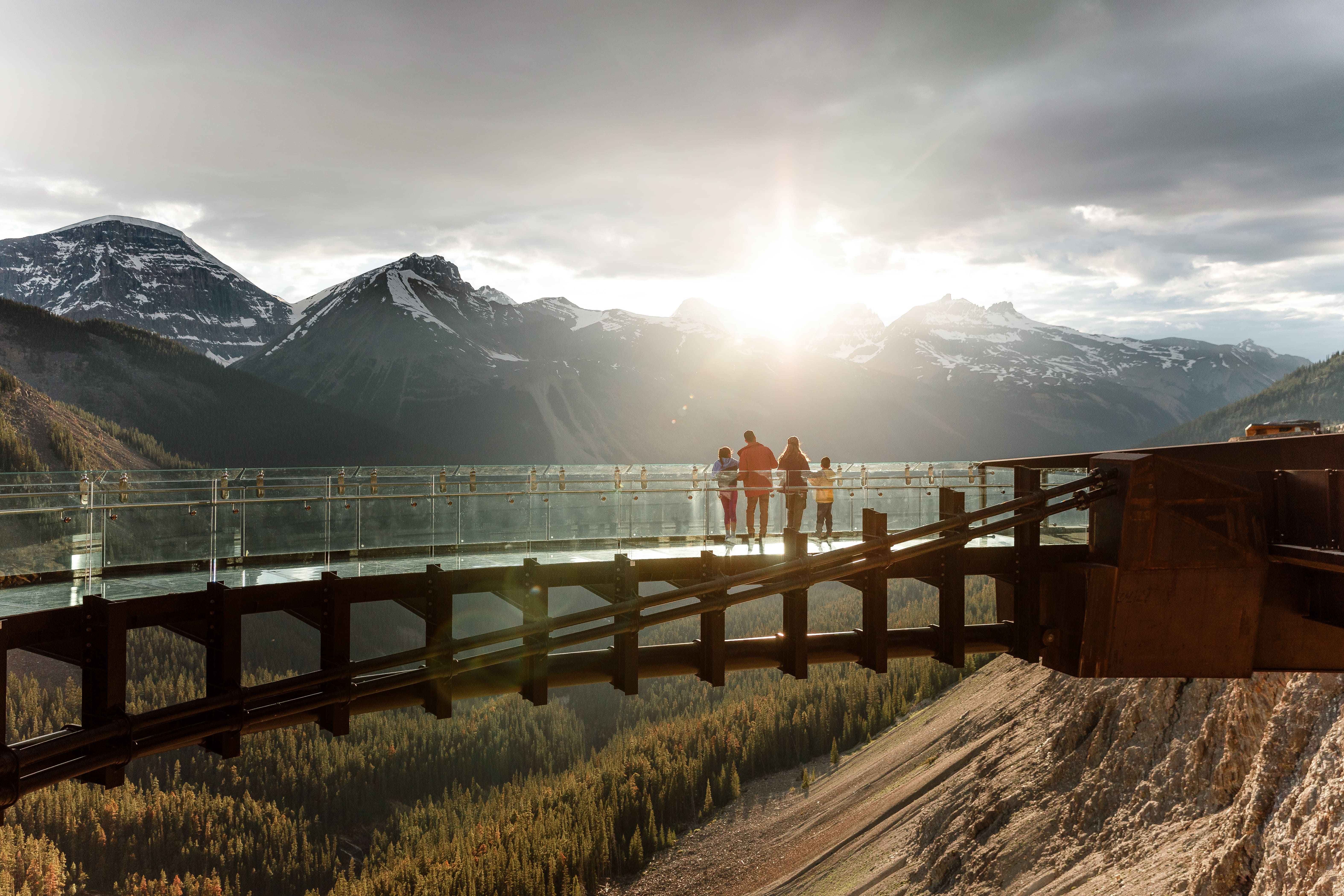 tourhub | Calgary Tours | Banff & Jasper & YOHO & Waterton Lakes National Park and Drumheller 7-Day Tour from Calgary 