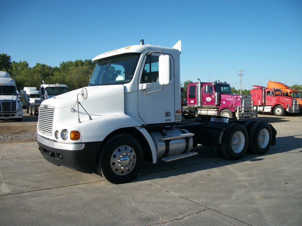 2004 FREIGHTLINER CST 112 : OG2505 | Truck Center Companies