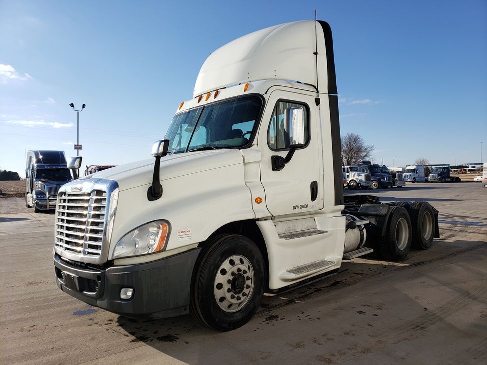 2014 FREIGHTLINER CA125 : PG0011 | Truck Center Companies