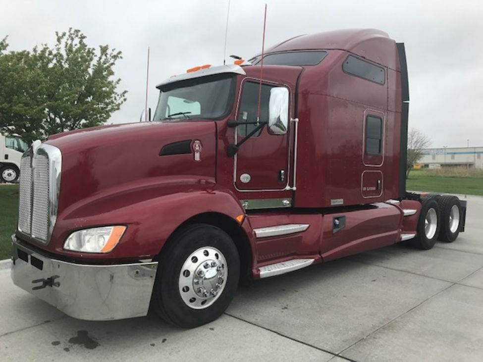 kenworth t660 studio sleeper