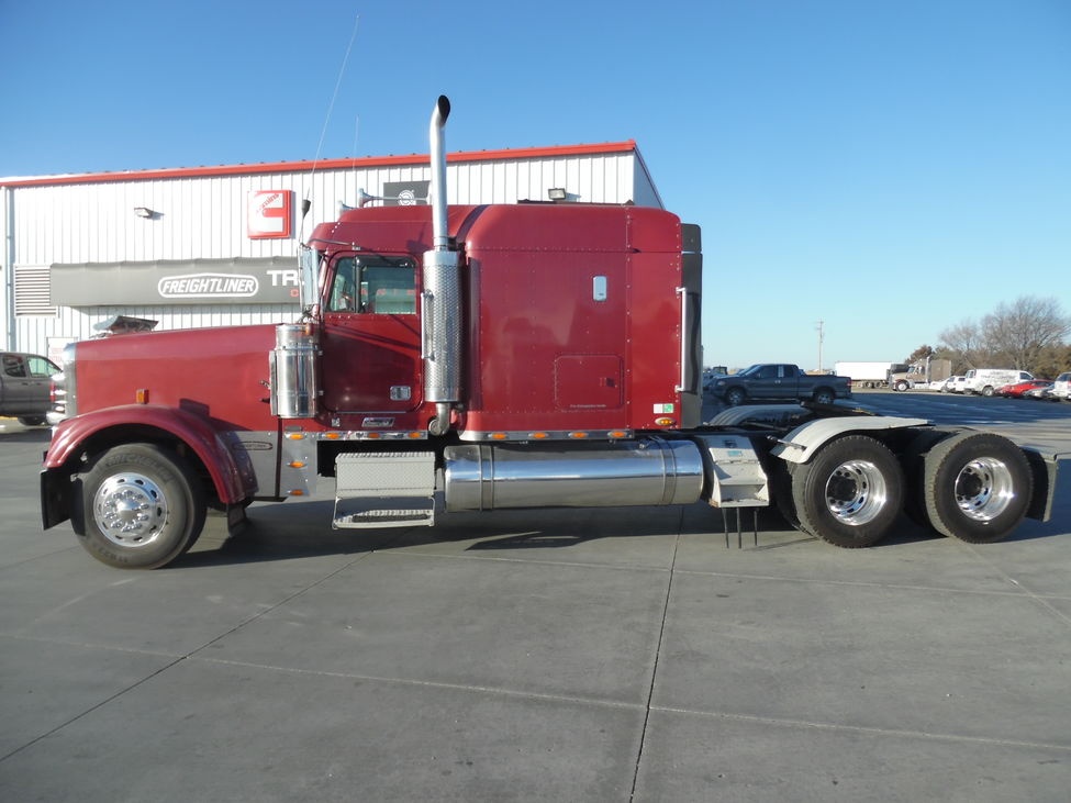 2004 FREIGHTLINER FLD CLASSIC XL : EXC397 | Truck Center Companies