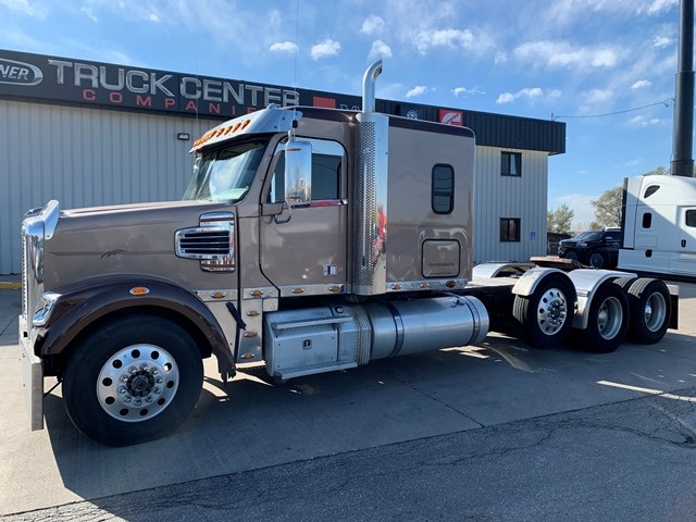 2017 FREIGHTLINER 122SD : TC1726 | Truck Center Companies