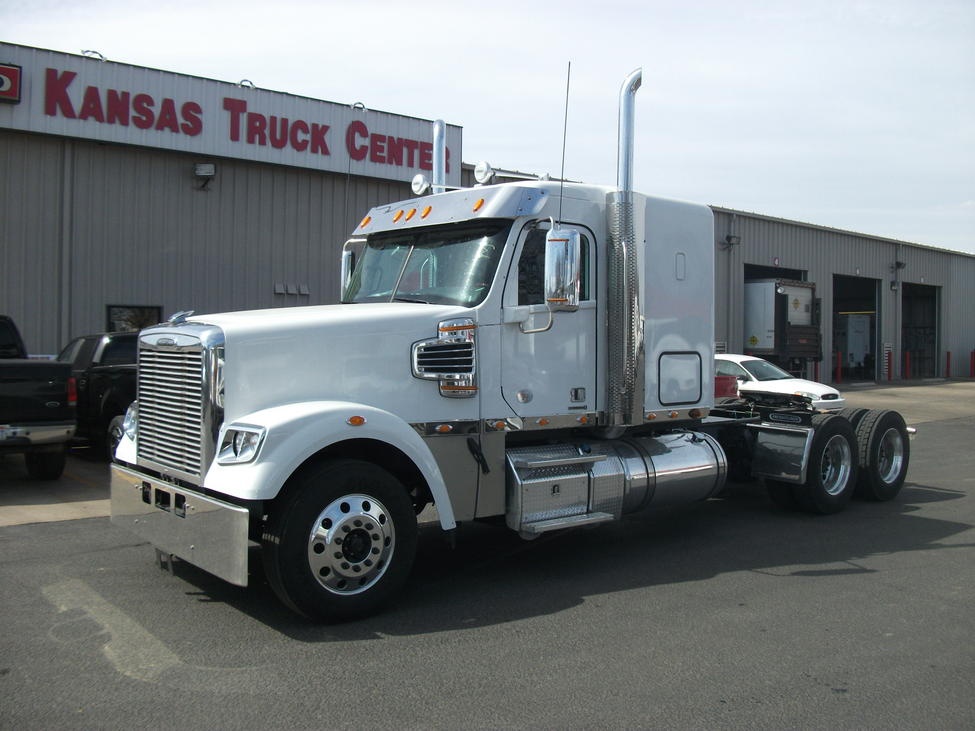 2015 FREIGHTLINER CC132 : GB4403 | Truck Center Companies