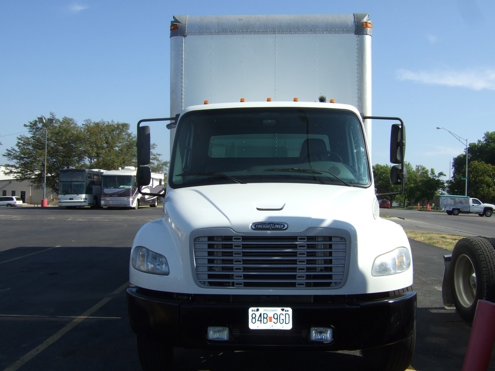 2006 FREIGHTLINER M2 106 : OG3162 | SelecTrucks of Omaha