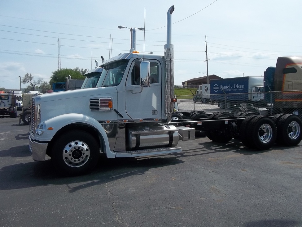 2013 FREIGHTLINER CC132 : BY9072 | Truck Center Companies