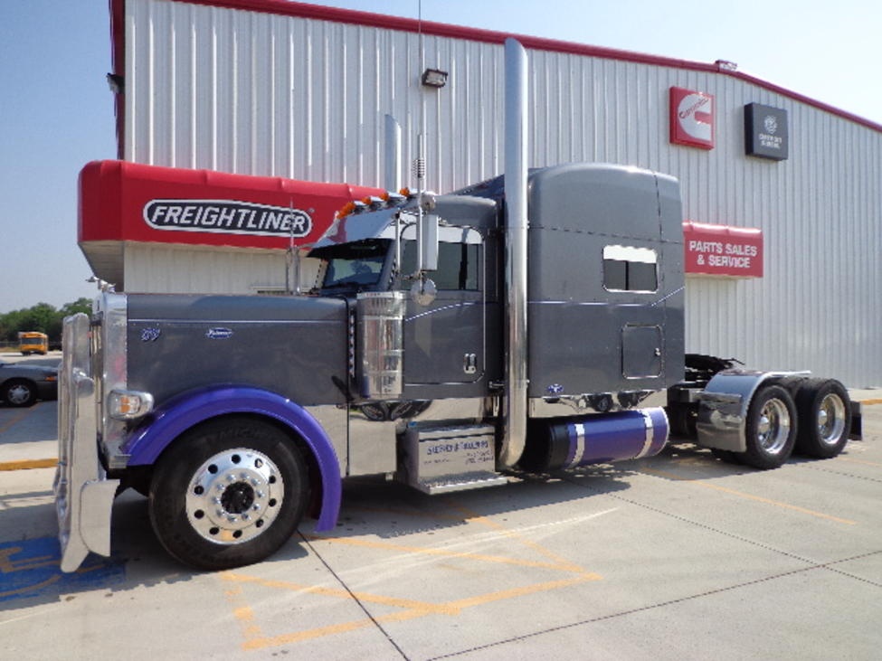 2006 PETERBILT 379 : EXC063 | Truck Center Companies