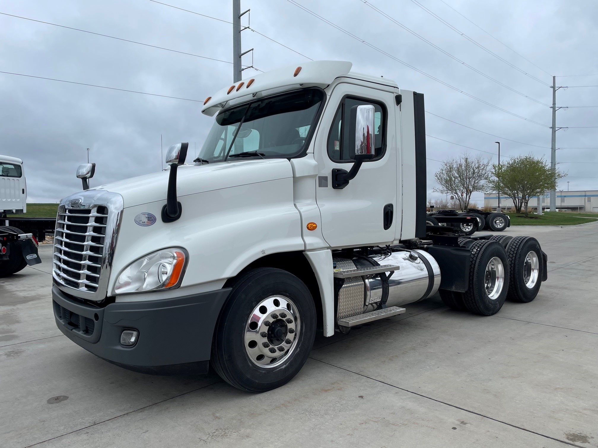 2018 FREIGHTLINER CA125 : TCJ085 | Truck Center Companies