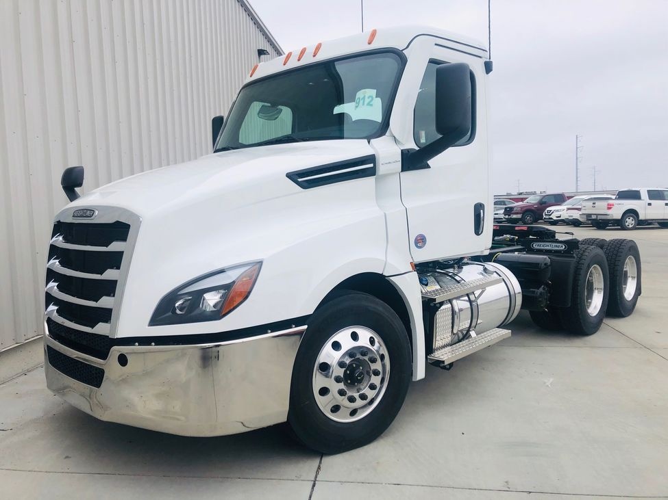 2021 FREIGHTLINER CA126 : MK8635 | Truck Center Companies