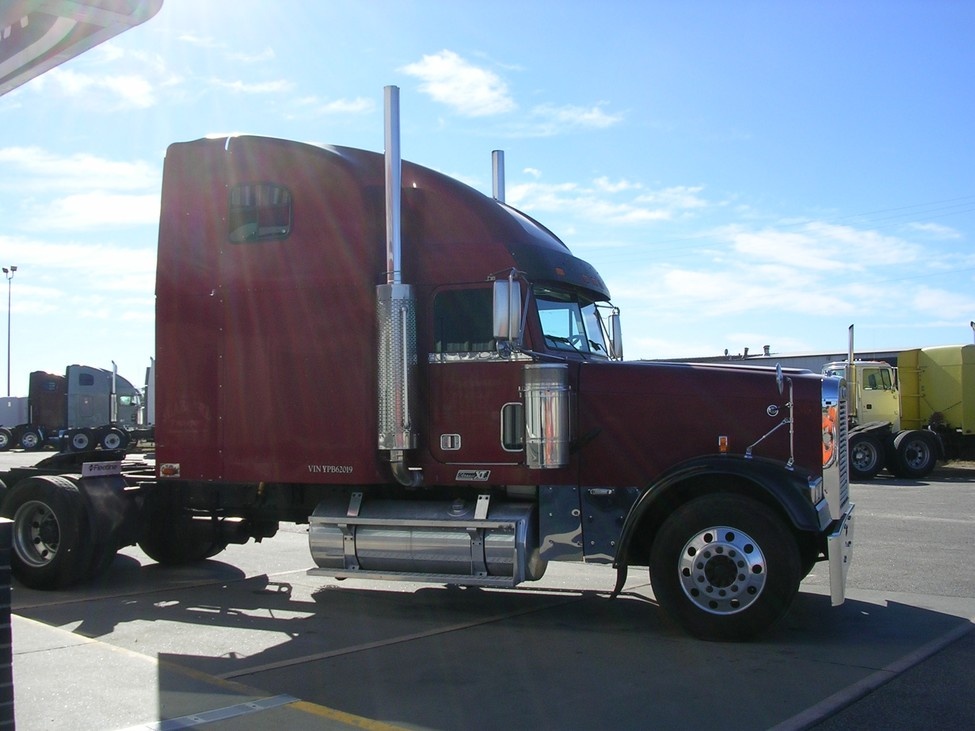 2000 FREIGHTLINER FLD CLASSIC XL : CN1343 | Truck Center Companies