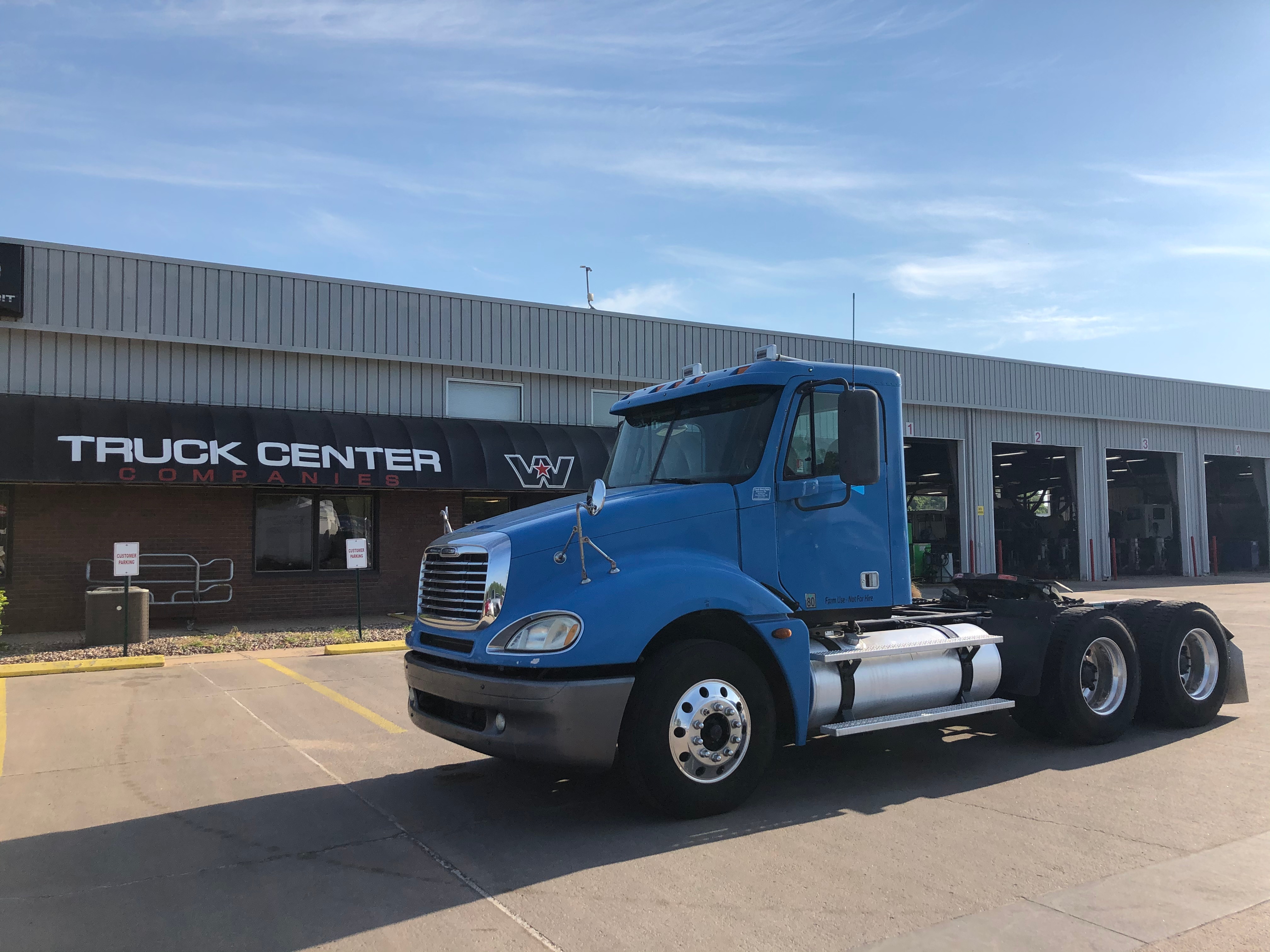 2006 FREIGHTLINER CL120 : TS2924 | Truck Center Companies