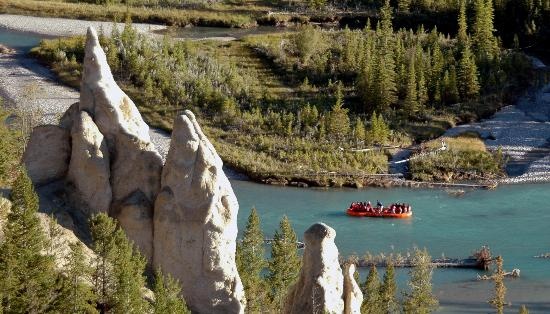 tourhub | Calgary Tours | Banff & Jasper & YOHO & Waterton Lakes National Park and Drumheller 7-Day Tour from Calgary 