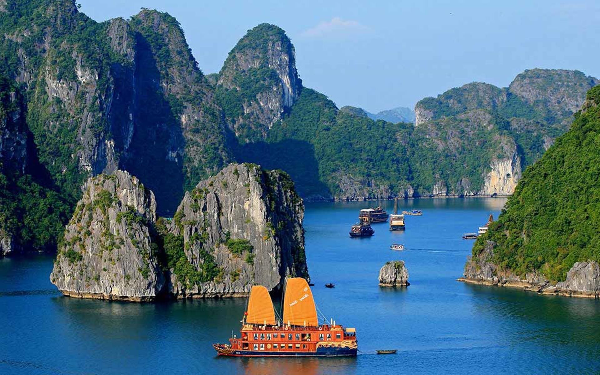 tourhub | LVP Travel Vietnam | 8 DAYS EXPLORER PACKAGE TOUR IN VIETNAM 