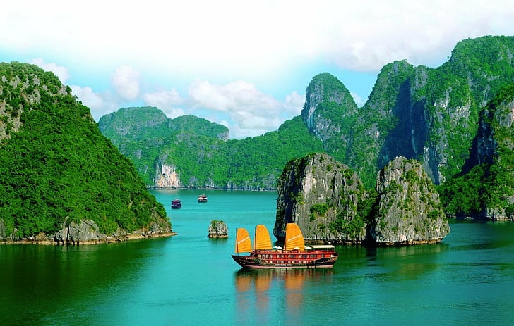 tourhub | CONNEK TRIP | 14-DAY HA NOI - HA LONG - HOI AN - GOLDEN BRIDGE - HO CHI MINH - MEKONG DELTA VIETNAM PANORAMA 