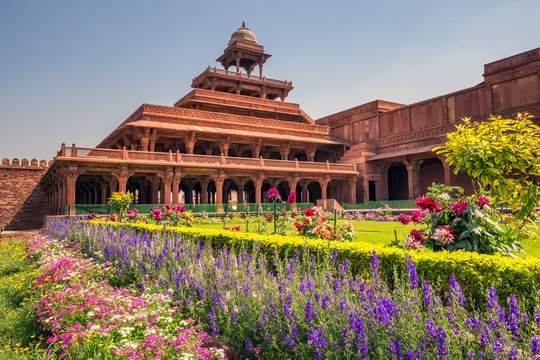 tourhub | Taj Voyages Tours | Luxury Taj Mahal & Agra Fort  Tour From Delhi 