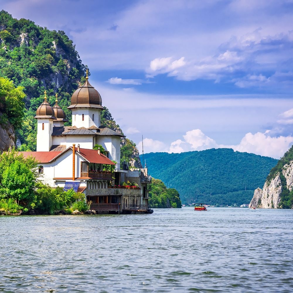 tourhub | Avalon Waterways | Balkan Discovery with 2 Nights in Transylvania (Envision) | WBOE-2024-Envision