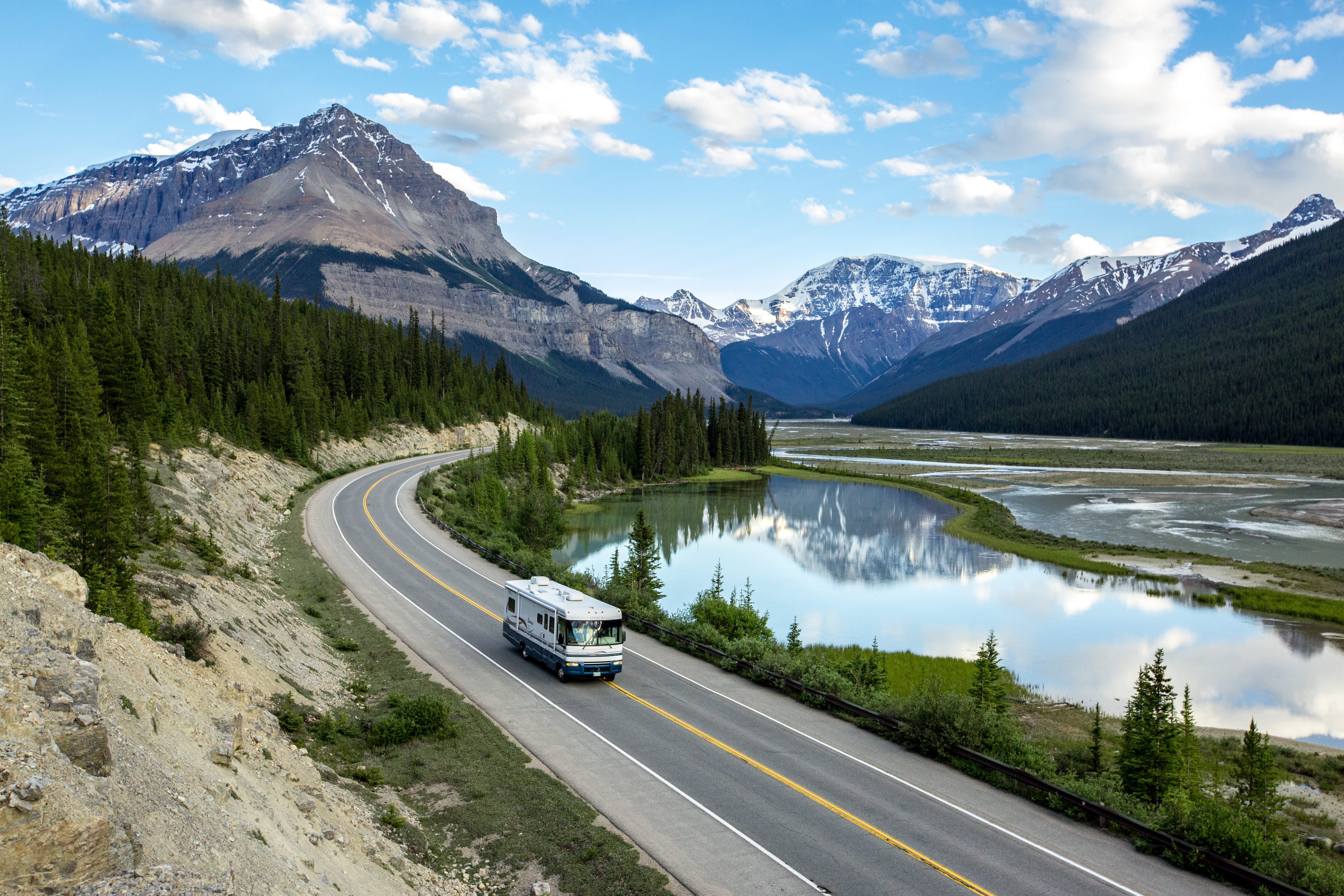 tourhub | Calgary Tours | 6-Day Rocky Mountains Tour: Banff, Jasper, Yoho, Kootenay National Parks with 1 Night at Fairmont Château Lake Louise 