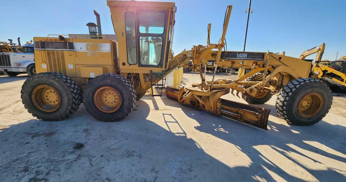 Used Motor Graders - 2001 CAT – 140H - $90,300