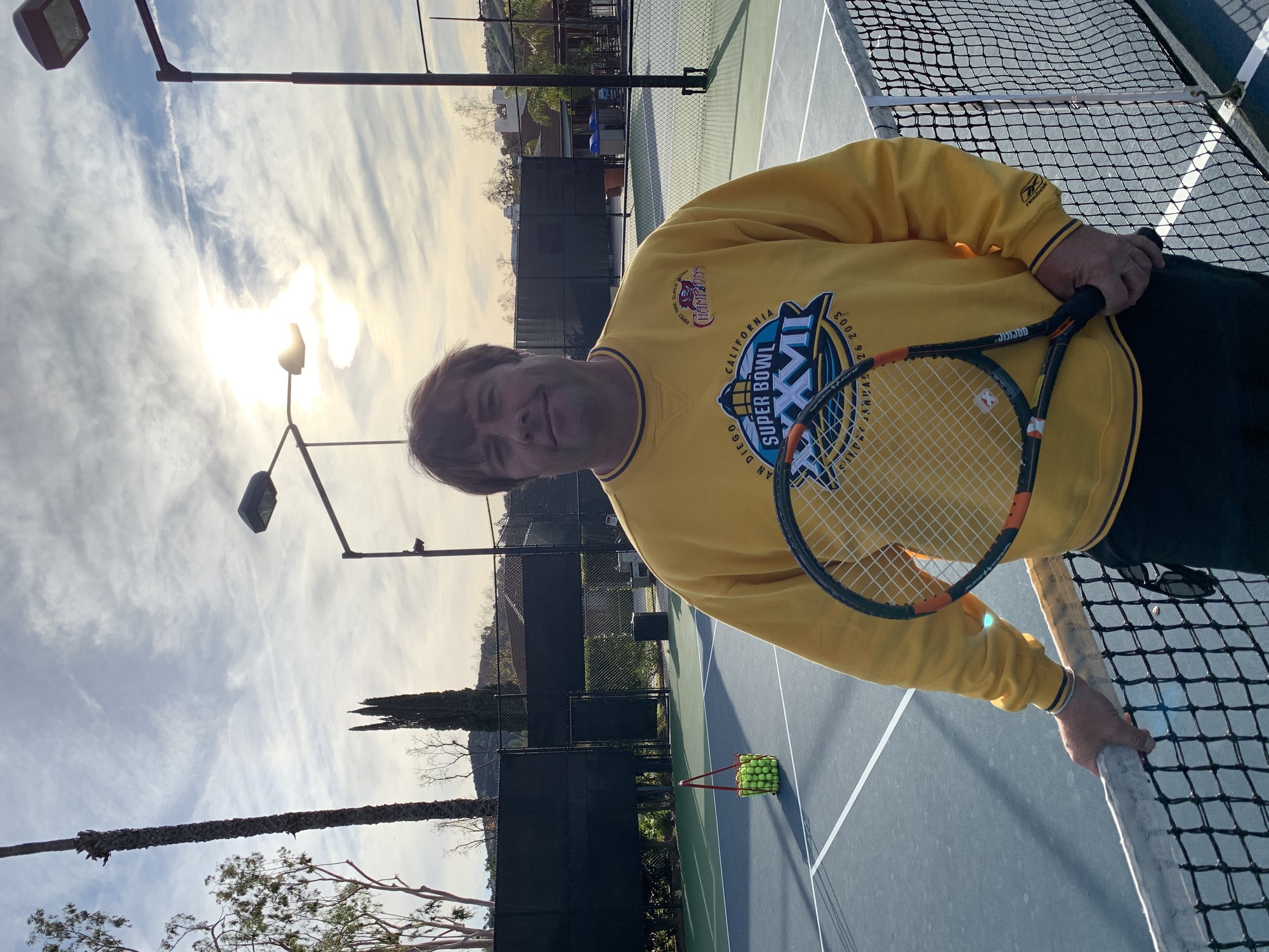 Brett W. teaches tennis lessons in Calabasas, CA